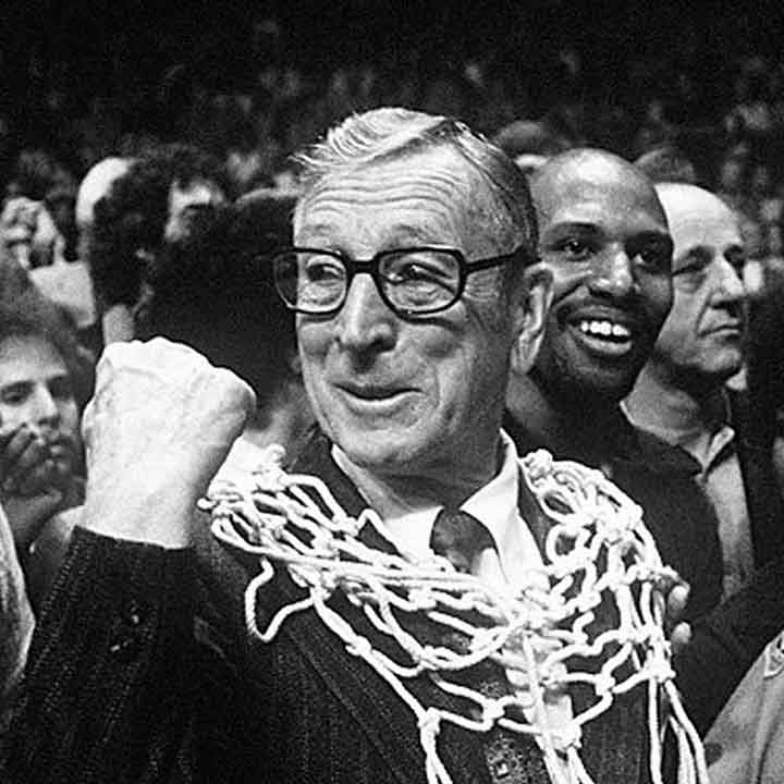 altieribruno's tweet photo. "Los campeones nunca se quejan. Están demasiado ocupados mejorando su juego" -- John Wooden https://t.co/9rFZQHXCvb