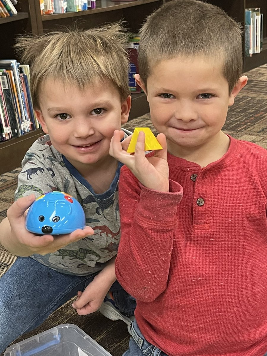 KevinSayerska's tweet photo. Another great week of Coding with my @JES_717 students. They are truly understanding the concepts of block coding. @ISD717 #AnyoneCanCode #CodingRocks @WonderWorkshop @SpheroEdu @codeorg @CodeSavvyOrg https://t.co/fi5tG8O7P0