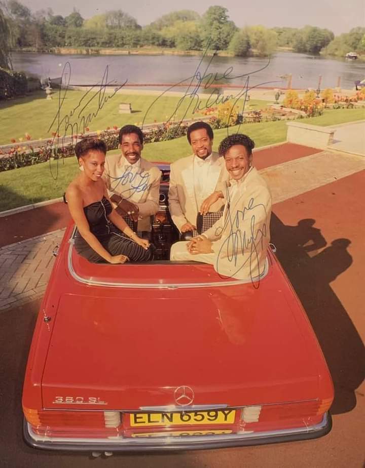 bashfunk's tweet image. Name the band win a #fuckracism  tshirt from my etsy shop 
Its a Signed Photo 

@motown 
@SmashHits1980s 
@FunkSoulRecords 

Tag anyone please who may know.. its bugging me