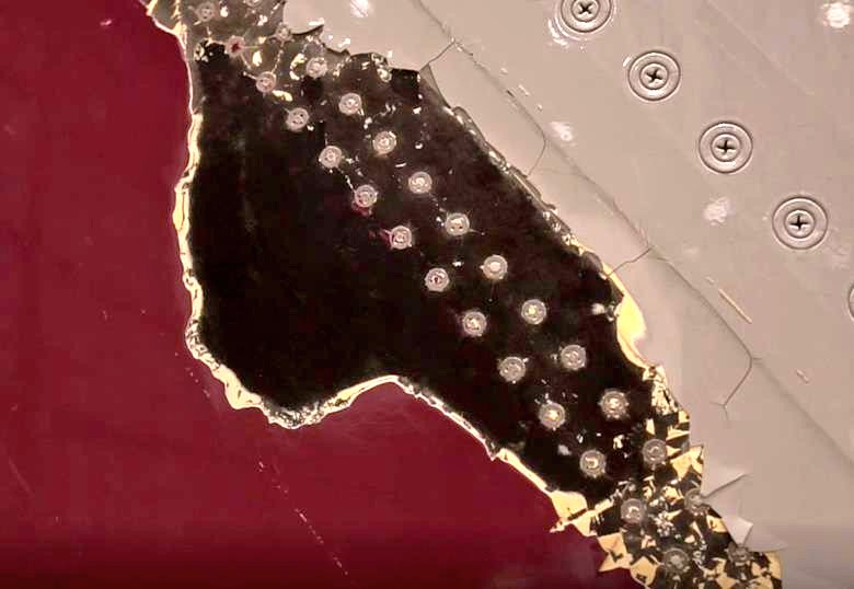 A350Blog's tweet photo. Qatar Airways (QR) tries to continue the battle with Airbus on #A350 "paint issues" with a video in YouTube.

This is the answer to the termination by Airbus of an order for 50 A321 after Airbus was taken to court by QR in London.

QR cancelled in 2020 an order for 30 737MAX. https://t.co/Dfe874FUbR