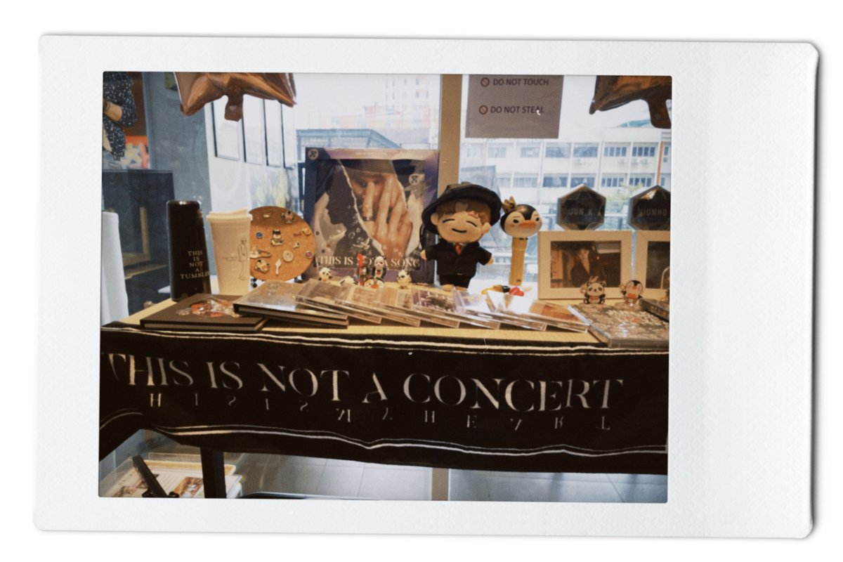 le3jnh's tweet photo. #WithJUNBROSAgain Thank youuuuu to the organizerr @MYHottest2PM for beautiful event hehehehπππ my tote bag dapat banyak attention betulππππππΊπ» https://t.co/uMxIa4x0dF