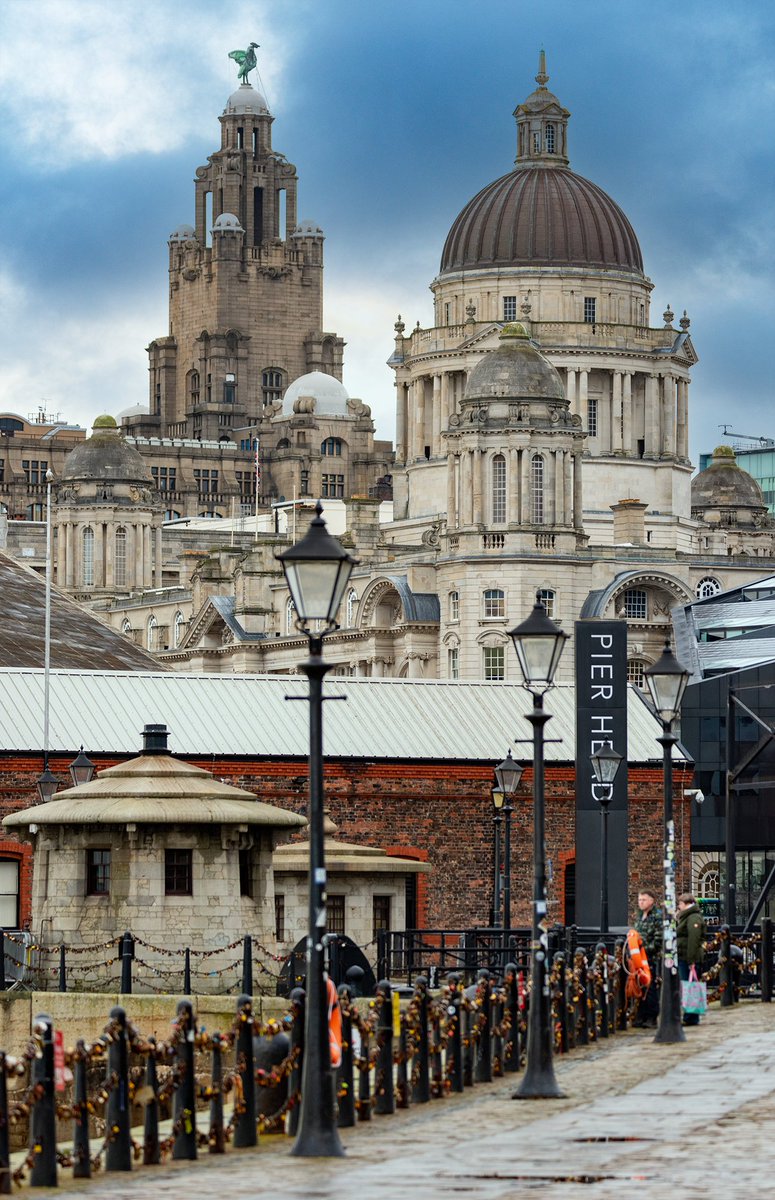 Love the #Liverpool views, walking by the river.