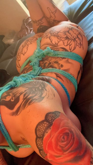 Tighter please Master 🥺💕 https://t.co/X6zXpwF6sA