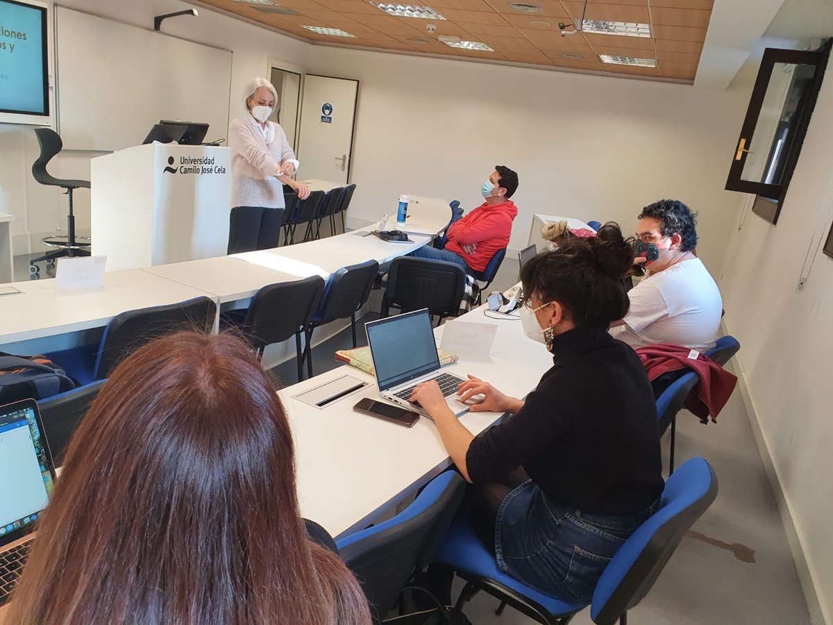 Intensa mañana de clase en el <a href="/masterpolitica/">Master Política</a> del <a href="/cigmapucjc/">CIGMAP</a> de la <a href="/universidadcjc/">UCJC</a> con la docente, investigadora y analista de medios argentina Adriana Amado, <a href="/LadyAAmado/">Adriana Amado</a>   #ComPol