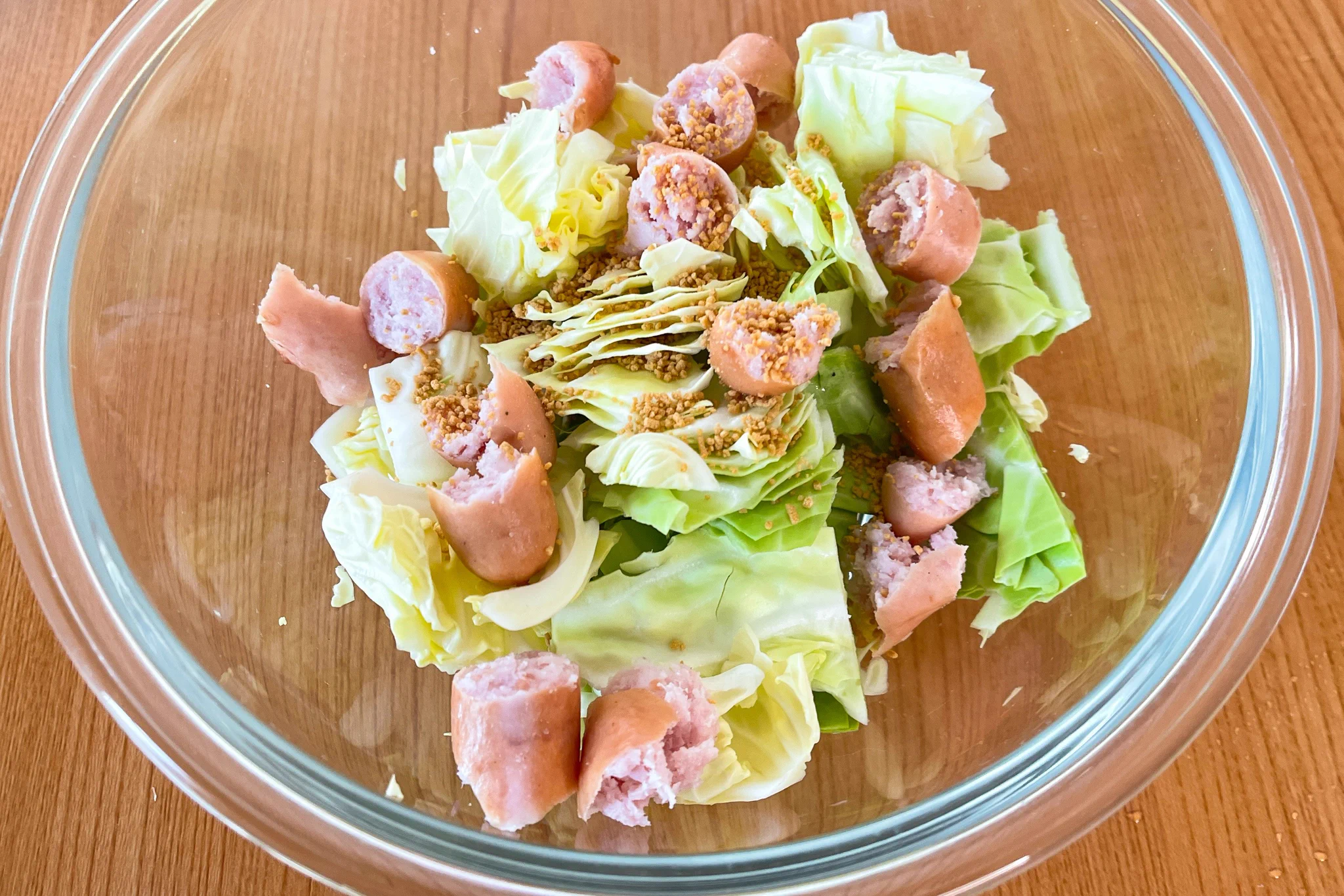 思い立ったらすぐに作れそうなお手軽さ！キャベツやソーセージを使った簡単「スープ」レシピ！