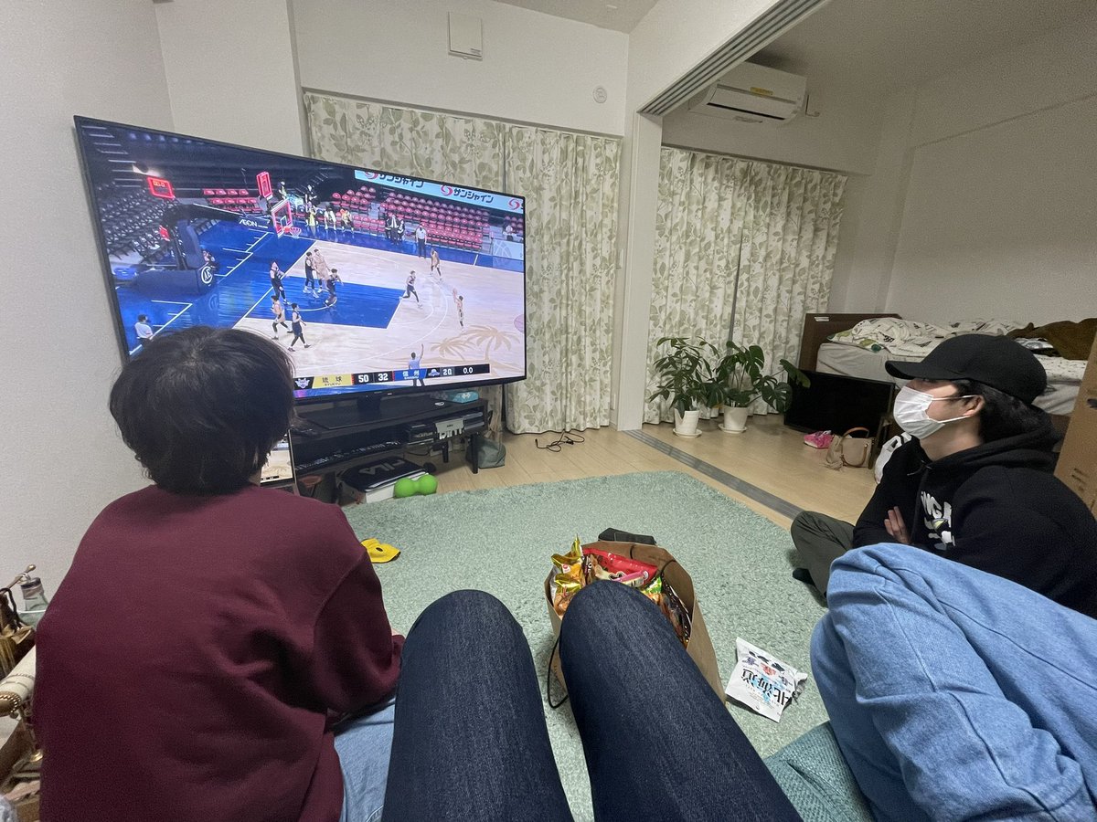 ksmssk57's tweet photo. 衝動買いなのか、ノリなのか、70型のテレビ買っちゃった😋🌼 https://t.co/CXD9vrxQIP