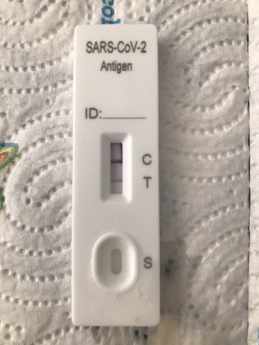 Totalmente de acuerdo,empecé con síntomas el pasado Viernes , me hice el test el Sábado, hoy justo hace 7 días , lo he vuelto a repetir y sigo positivo, aunque ya se ve que estoy en la última fase , así que el aislamiento debería ser mínimo 7 días #CuidemosTodosDeTodos