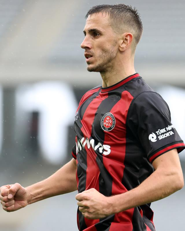 bisportss's tweet photo. 🔥Bİ SPORTS ÖZEL🔥
Hull City bombaları ard arda patlatmaya hazırlanıyor. Pesic ve Allahyar ile anlaşma sağlandı. Oyuncuların kararları bekleniyor. https://t.co/zf19MJDnFF