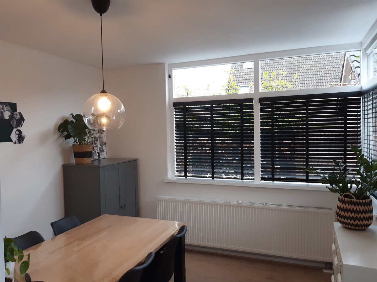 Weekend dingen..heerlijk huis heb ik!
Schilderen✅
Jaloezieën monteren✅
Foto's ophangen✅
#klussen
#girlpower 
#woonkeuken