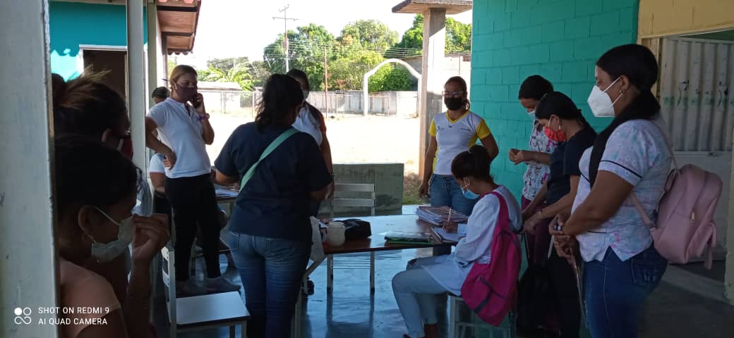 REDINTER10ORTIZ's tweet photo. #19Enero2022 #Visita Del Personal De Salud Al C.E.I.S.B Batalla De La Victoria Para Aolicar Dosis  Contra El COVID19 @_LaAvanzadora @RiveroJilberto2 @GuaricoZonaEduc @DOUGLASBOLIVAR5  @MPPEGestionHuma @josemvasquez https://t.co/e8lhVql9RL