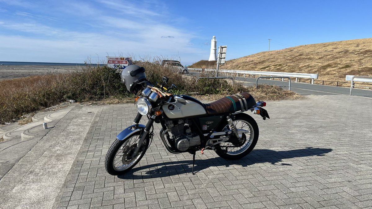 worldhappy's tweet photo. 久々に買った!
フジのモノクロとカラーネガ。
フィルムカメラマン復活どすえ。
バイクで走って写真を撮る。
ハッシュタグ、#camerider を広めよう!
そしてもちろん、#lighthousetourer も! https://t.co/Djhpn28rya