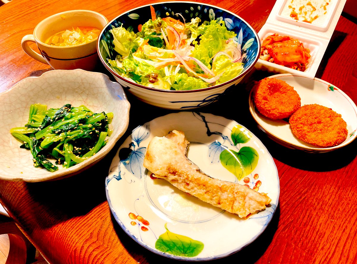 久しぶりの今日の朝ごはん🍴 メインはタラのムニエルでした🐟 お魚美味しい😋