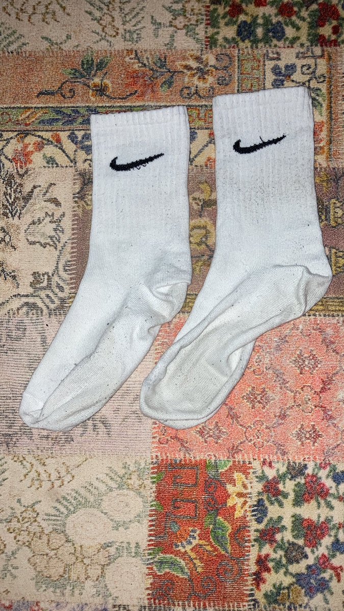 3 günden beri ayağımdaydı kokusunu merak edenler dm bekliyorum
#ayakfetisi #çorap #köle #finansalkole #master #ayakkölesi #bdsm