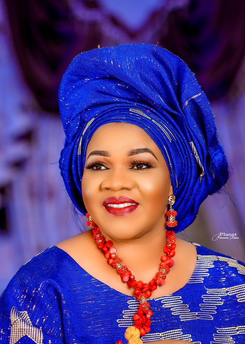 BeautyZugreen's tweet photo. Good day all make and gele @zugreenbeautyempire 07032679517 dm for your face beat https://t.co/jz4jSBcfQm