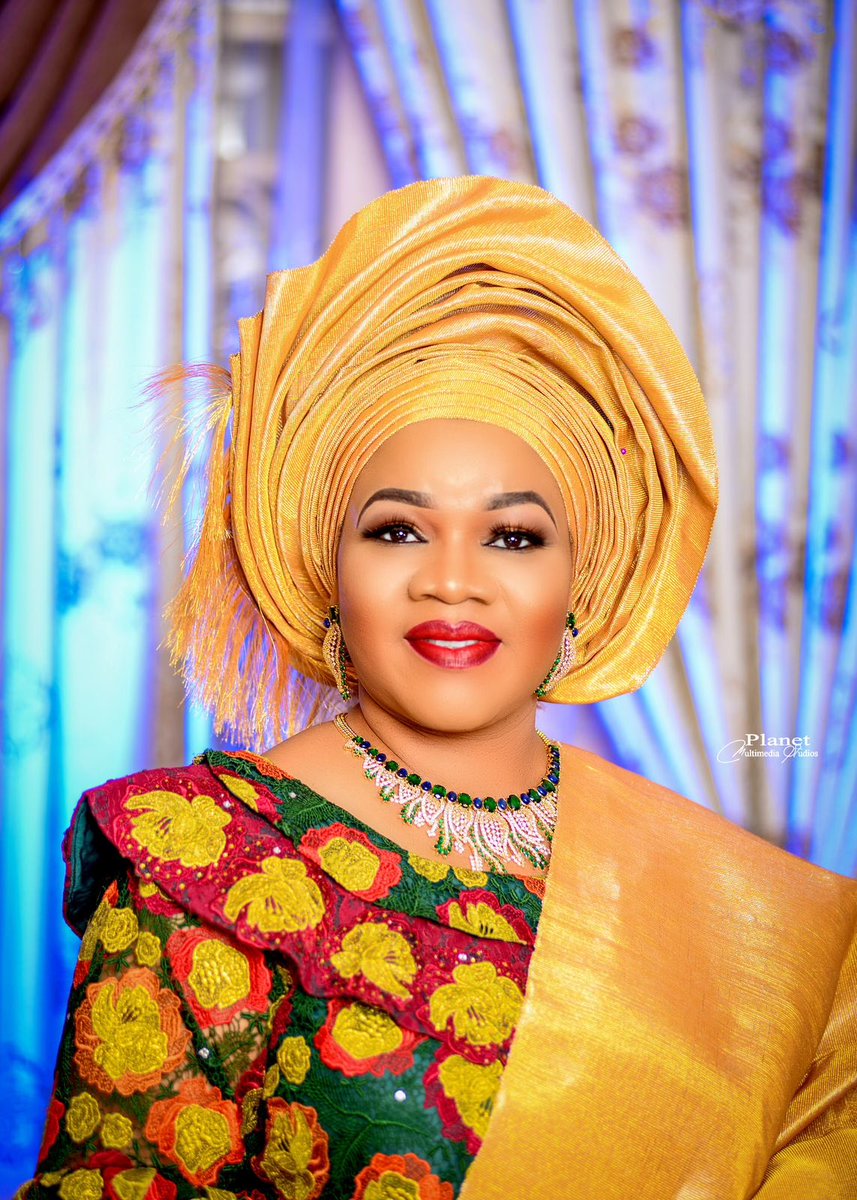 BeautyZugreen's tweet photo. Good day all make and gele @zugreenbeautyempire 07032679517 dm for your face beat https://t.co/jz4jSBcfQm