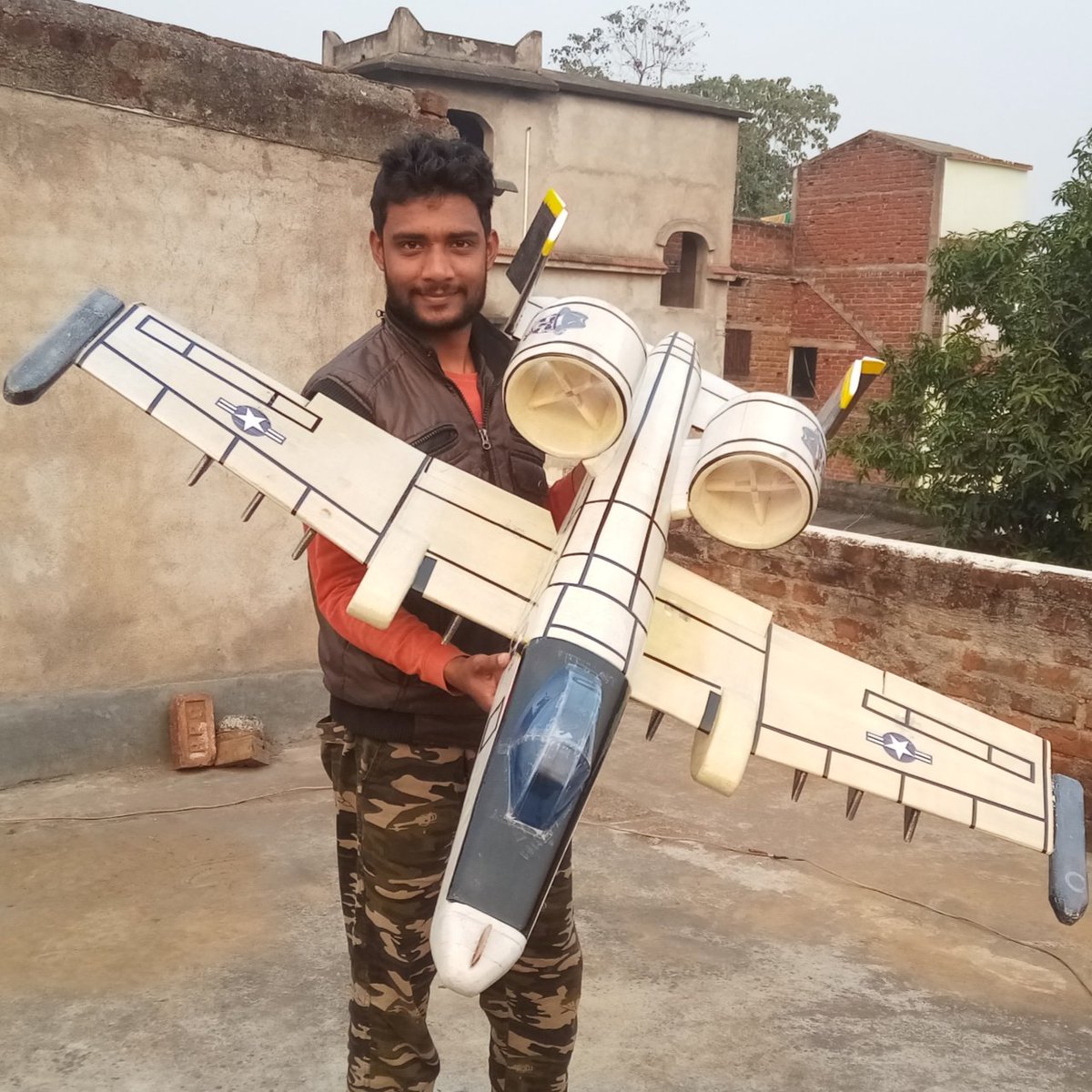 2 महीने की कड़ी मेहनत के बाद आज ये प्लेन ""A10 THUNDER"""  का काम पूरा हुआ।