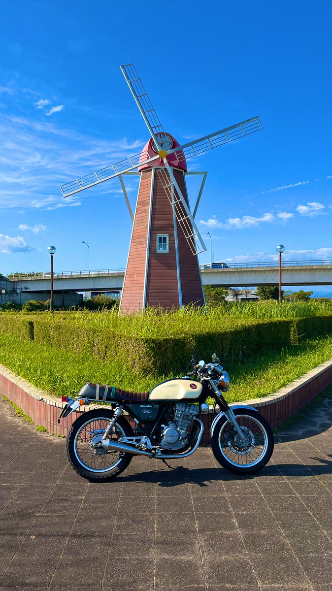 worldhappy's tweet photo. 自己紹介2022🏍
名前:トーマス
性別:男
年齢:45
住み:バイクと楽器の街
バイク:HONDA GB250 CLUBMAN
好き:バイクツーリング、音楽活動、写真撮影など。
一言:灯台とバイクと音楽と写真
#バイク乗りとして軽く自己��介
#バイク乗りと繋がりたい
#バイク好きと繋がりたい
#lighthousetourer
#camerider https://t.co/qTmNviChT8