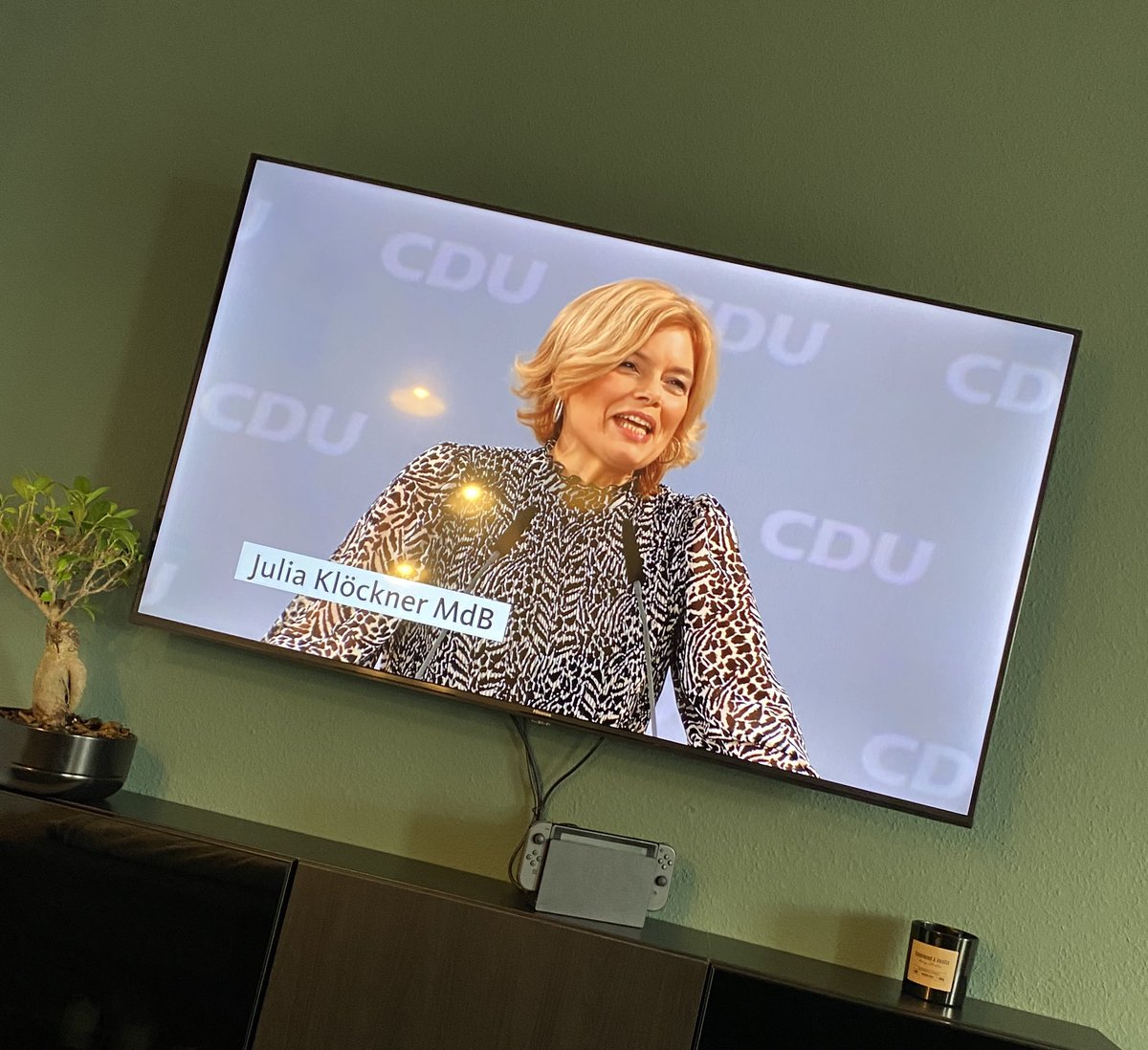 RLPRCDS's tweet photo. Unsere Landesvorsitzende der @cdurlp, @JuliaKloeckner, kandidiert als Bundesschatzmeisterin der @CDU. Wir wünschen viele Erfolg bei der Wahl! #teamCDU #cdupt22 https://t.co/d8EMDaFIAZ