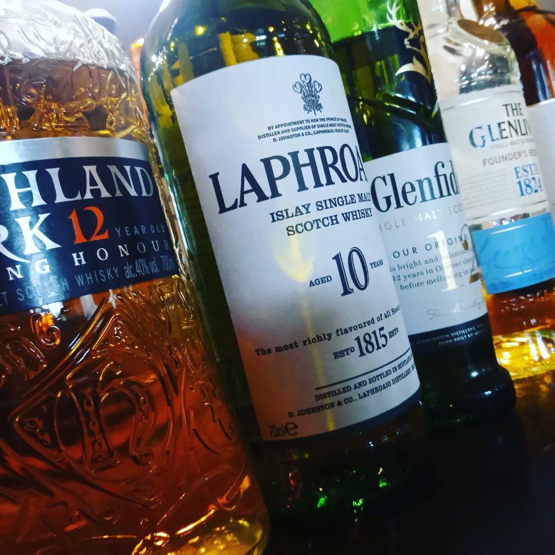 Fox & Hounds tweet media