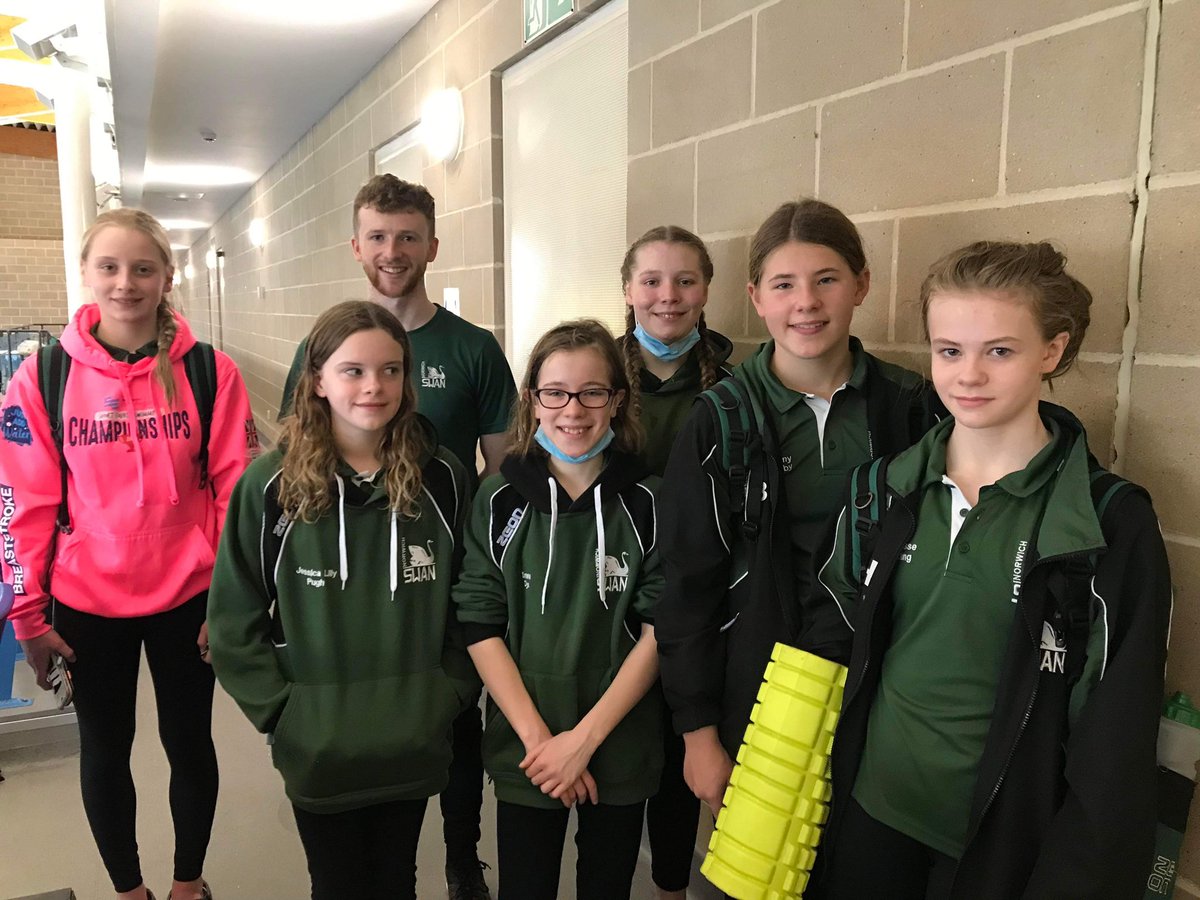 Norfolk County Champs are well under way and our 800m girls have had an awesome start this morning! Congrats to our podium finishers and to Bethany, Isla & Charlisse for achieving their RQT’s #greatjob 💚