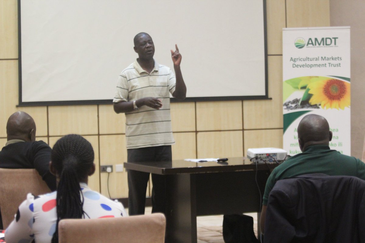 amdttanzania's tweet photo. Team Building
Panga. Tekeleza. Tathmini. Rudia tena

Jukumu la kuratibu jitihada za kuboresha mifumo ya masoko ya sekta tatu kubwa za kilimo nchini (Alizeti/Mahindi/Mikunde) ni mchakato endelevu hapa 
@amdttanzania

Kwetu sisi mwaka mzima ni kipindi cha kujifunza! https://t.co/vV4rSzn8Pv