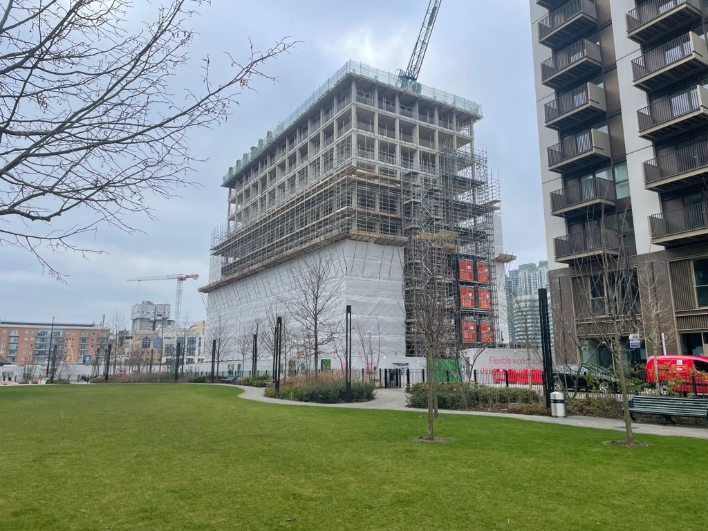 G7 block at #Woodwharf #CanaryWharf for @SwiftBrickwork progressing nicely. #London #EastLondon #Construction #Proplantscaffolding #Scaffolding #SafetyFirst