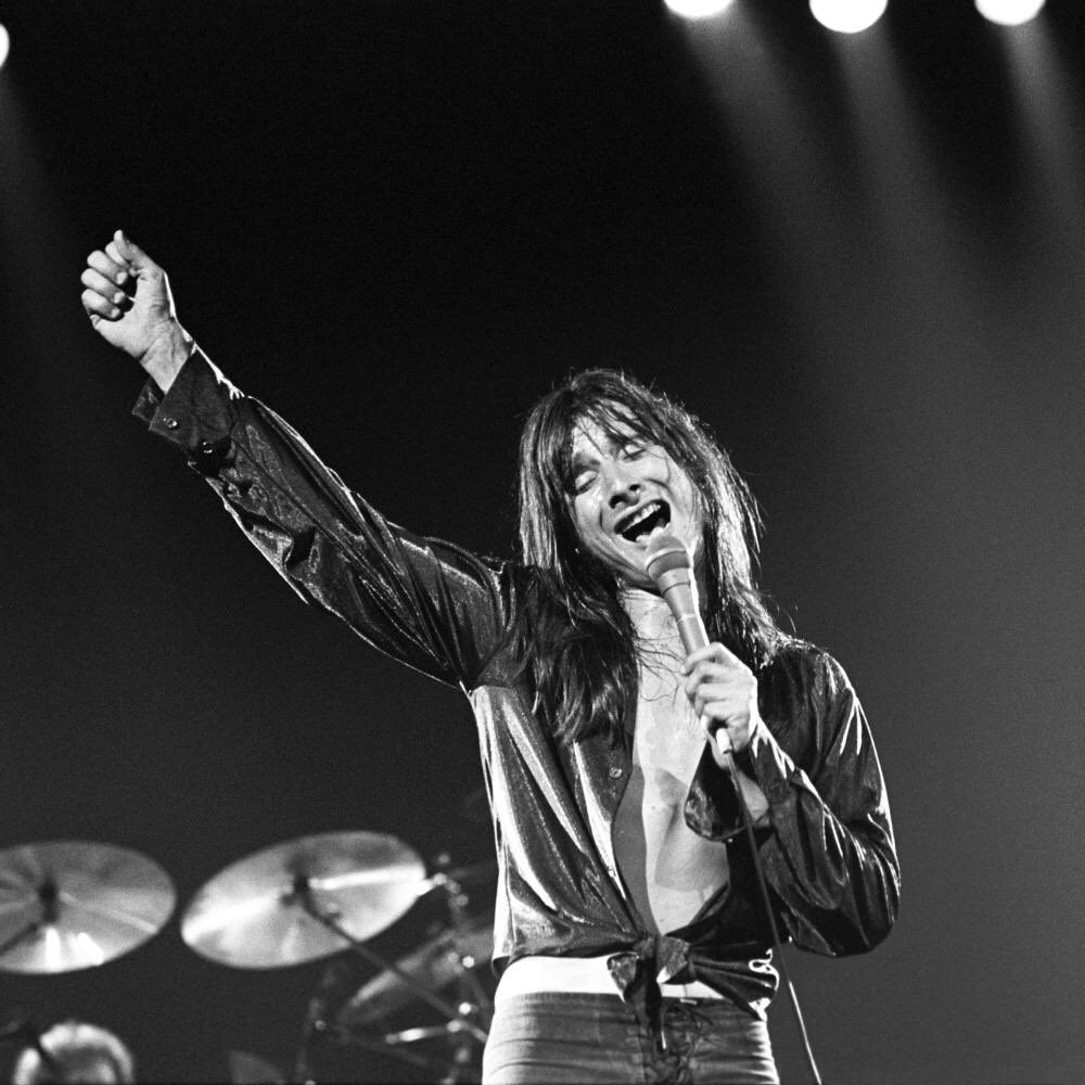 Happy 73rd birthday to former Journey frontman Steve Perry who was born on this day in 1949. 