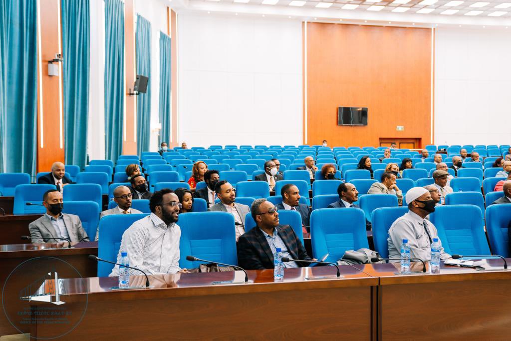 PMEthiopia's tweet photo. Prime Minister Abiy Ahmed met and discussed on various issues with associations and members of the Ethiopian Diaspora community that travelled as part of the #GreatEthiopianHomeComing https://t.co/HOpJgQ3ycc