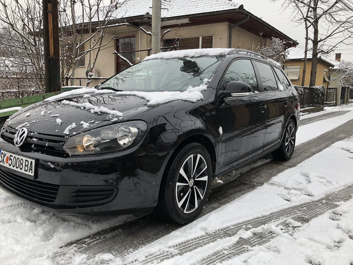 Дечки, го продаваме магарето 😊1.6 tdi 11’ dsg 7 брзини 😊 одличен фамилијарен а и за возач почетник. Има клима, темпомат, сензори напред назад, електрика и греачи 😊 за повеќе инфо пишете слободно. 

П.с може и замена за астра/инсигниа

РТ би ми значело 😊