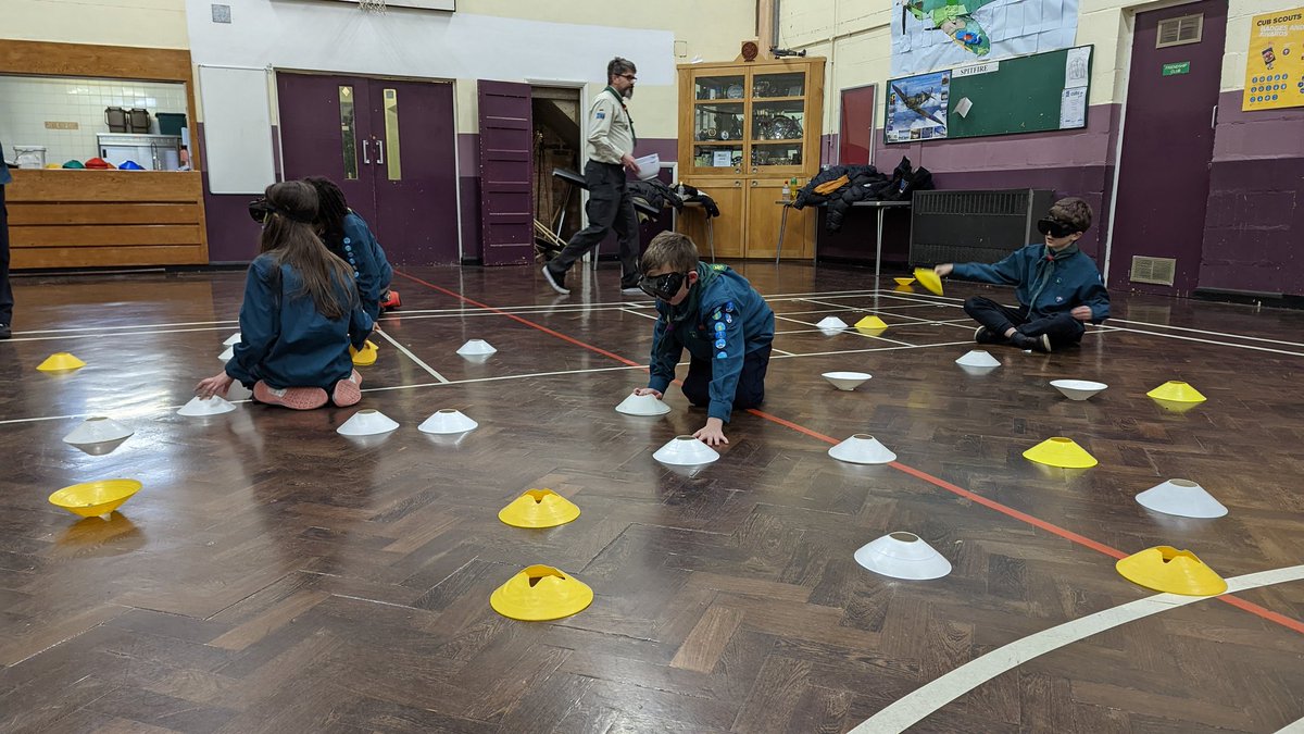 1sthooktroop's tweet photo. Competitive patrol challenges last night! #iscout #skillsforlife https://t.co/mPZV8AHK8Z