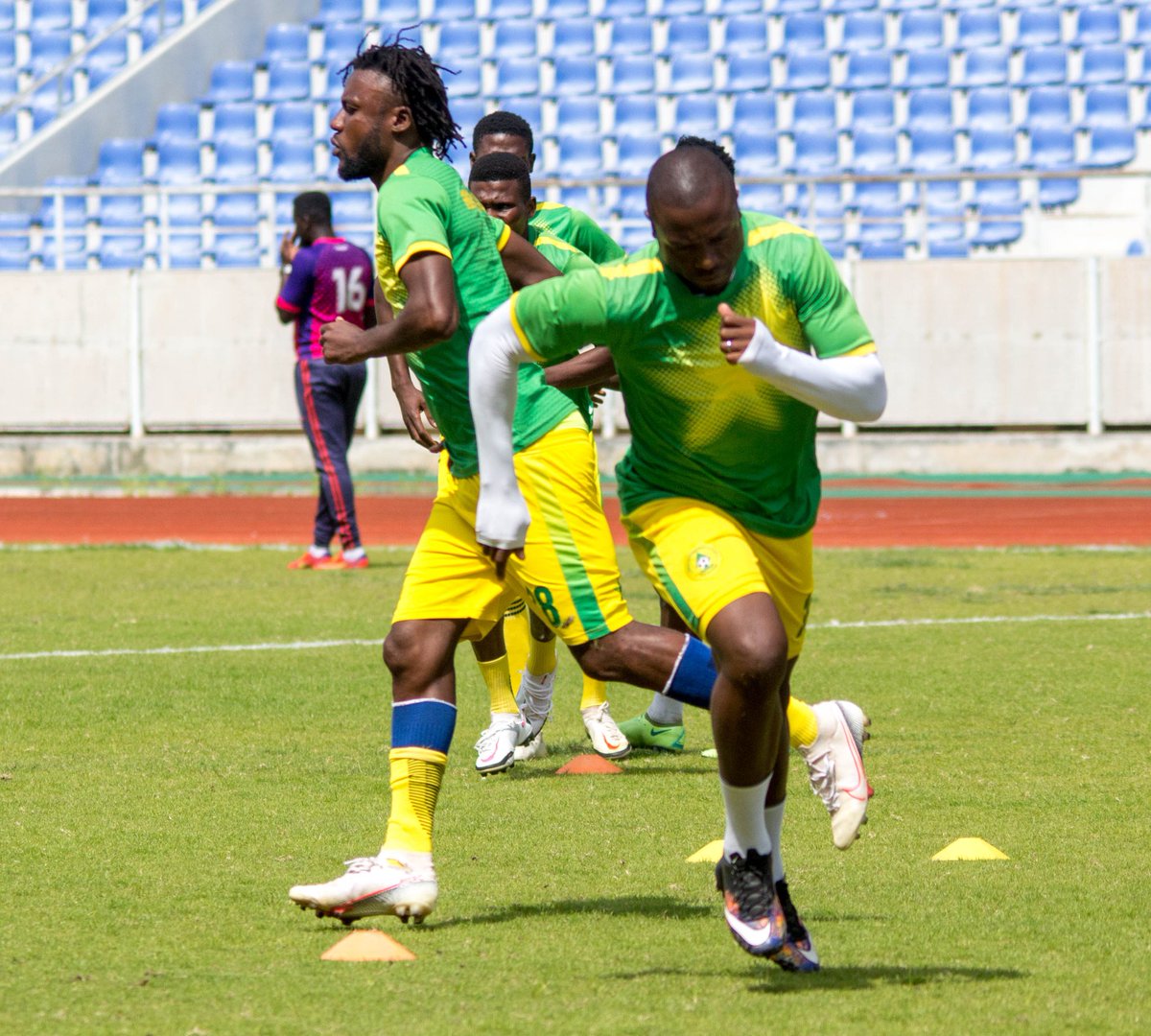 FoleMalembe's tweet photo. Moments before kick off
#BuiFor
#FoleMalembe https://t.co/onEvWkrJRC