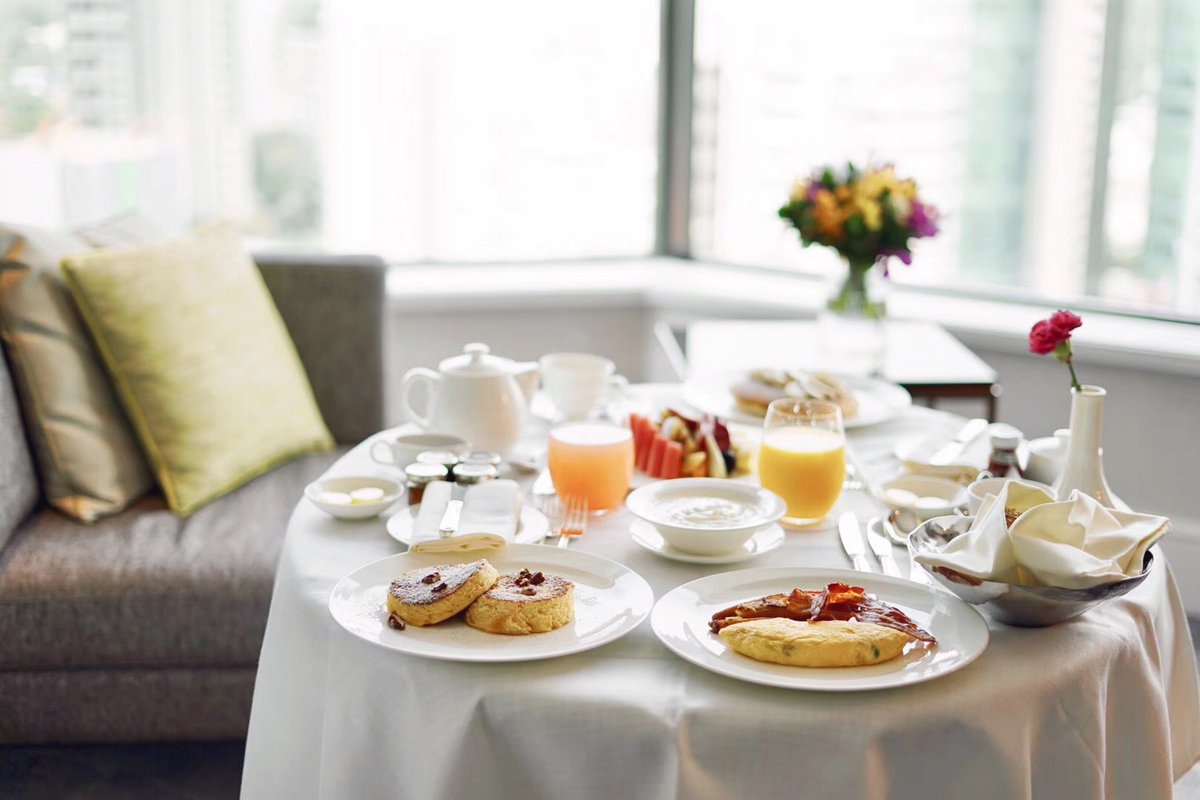 FSSingapore's tweet photo. Weekend to-do list at #FSSingapore:
✔️ #WakeUpWithFS ☀️
✔️ #BreakfastinRoom 🥞 https://t.co/9aVwV96SD9