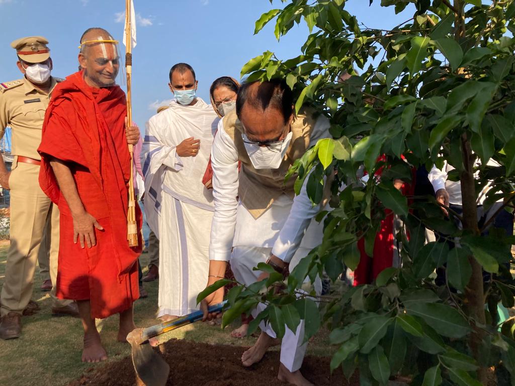 Shivraj Singh Chouhan tweet media