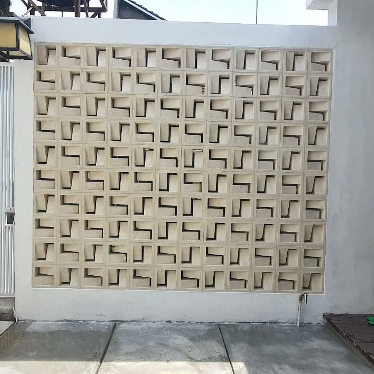 a_chopur's tweet photo. Alhamdulillah konsumen puas dng Roster nya 
Menyediakan berbagai motif roster &amp; bata tempel Lok Jakarta Timur
Wa 081386930000
#rosterbeton 
#roster 
#rumahminimalis 
#arsitekindonesia 
#kontraktor 
#arsitekrumah 
#rumahjakarta 
#dekorasirumah 
#housedesign
#rosterminimalis https://t.co/Mo3RPp5LSm