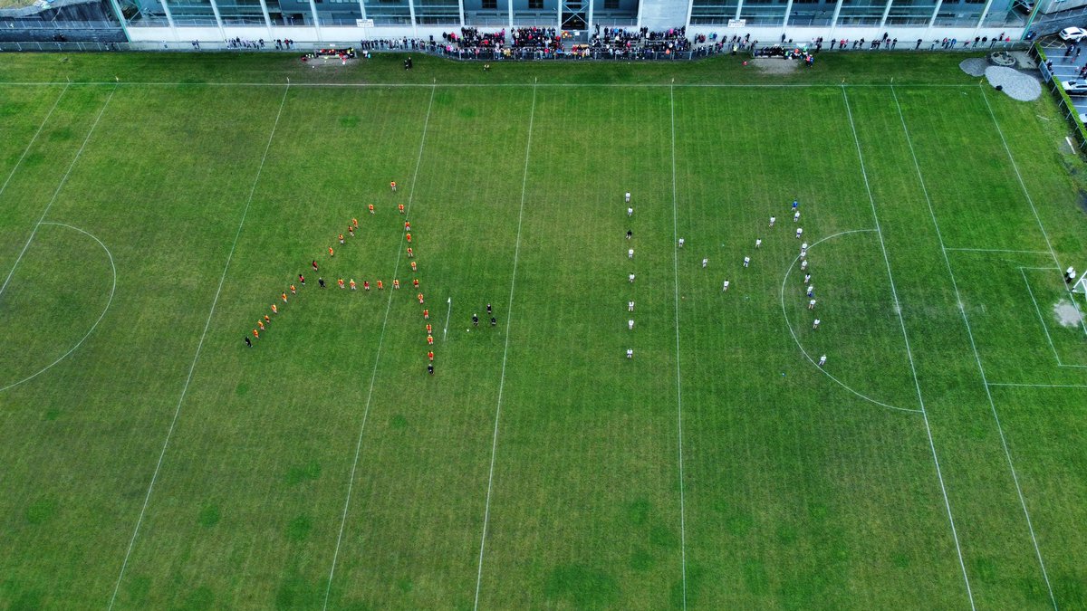 Members of <a href="/CastlebarLgfc/">Castlebar LGFA</a> and <a href="/desmondsladies1/">Desmonds Ladies</a> stand in tribute to the late Ashling Murphy ahead of today's All Ireland Club Semi-Final

<a href="/Mayo_LGFA/">Mayo LGFA</a> <a href="/LadiesFootball/">Ladies Football</a> <a href="/thecontel/">Connaught Telegraph</a>