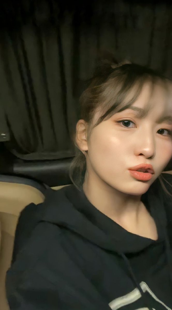 AUR0PH0BIC's tweet photo. ㅤ
ㅤ   ＃01.22.22 | 9:07 PM

ㅤㅤ❥ location unknown

ㅤㅤ：“another day to spend in manila :) omw, Hale.” 

ㅤ https://t.co/VPMHycH9MQ