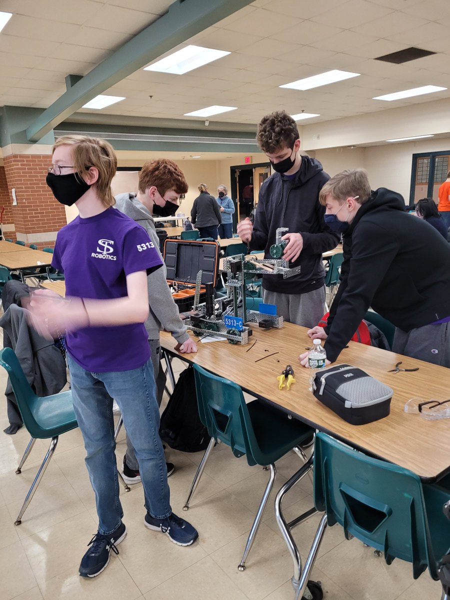 RoboticsShaw's tweet image. Bright and early, setting up for the competition