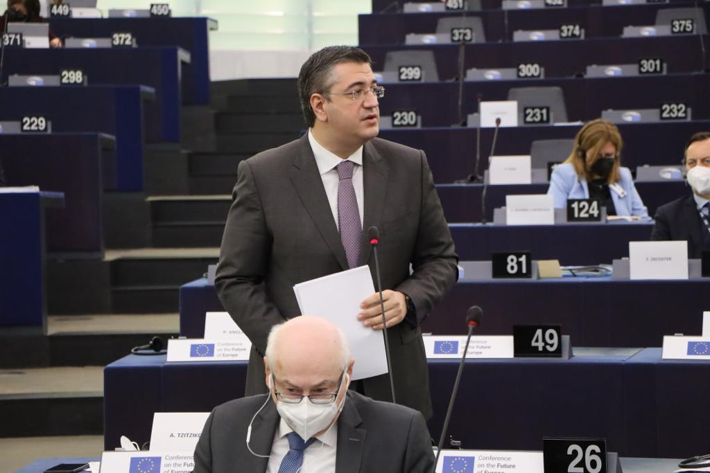 Kata Tüttő tweet media