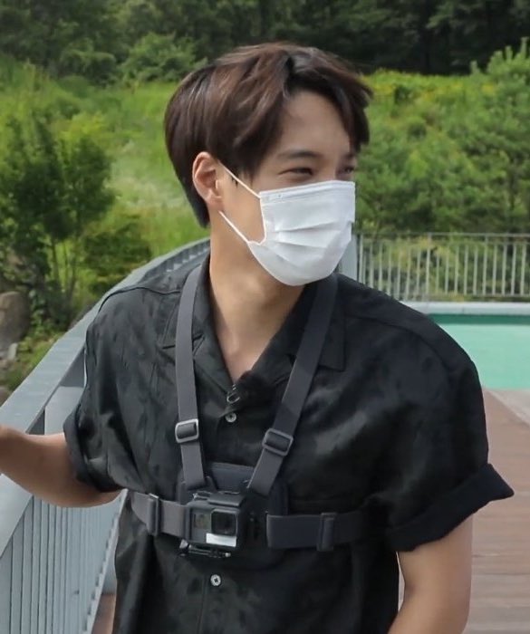 zkdlinedits's tweet photo. okay but he’s so sexy https://t.co/p0wyEeOlIY