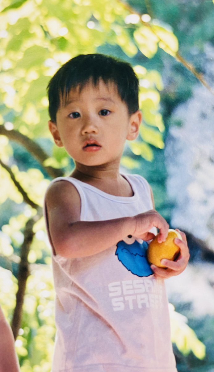 dearlife6398's tweet photo. 생각해보면 그리 오래 ��도 아닌데… 자식이 장성하여 부모 곁을 떠나는 것은 창조주가 정하신 이치입니다. 올 해의 생일은 준영이의 부재 가운데 그저 사진으로나마 아쉬움을 대신해야 겠습니다. 하지만 많은 분들의 축하인사 덕분에 꼭 쓸쓸하지 만은 않네요. 여러분 모두 정말 감사합니다^^ https://t.co/uP0Bjc3R4V