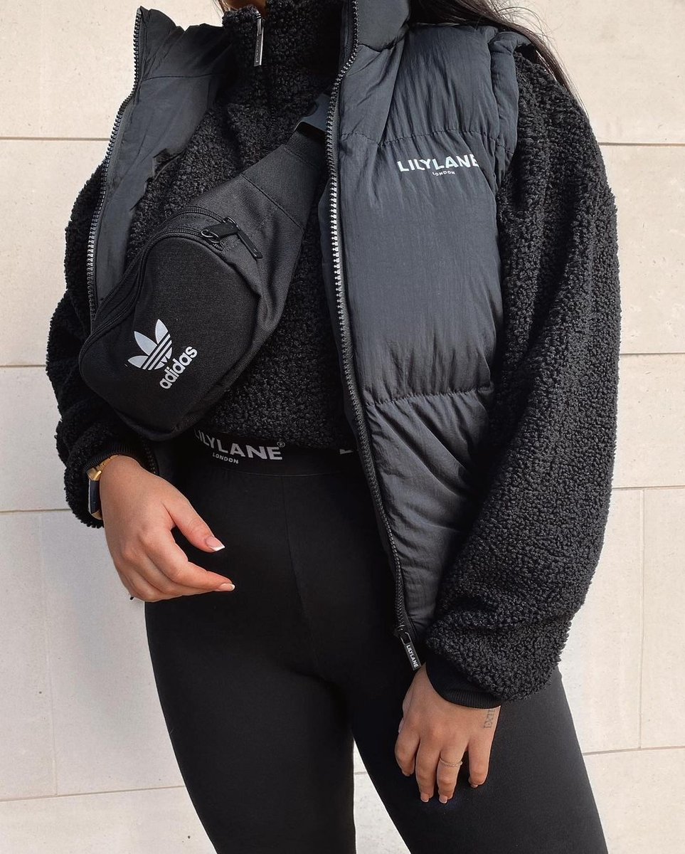 isawitfirst's tweet photo. 🚨RT TO WIN🚨

All black kinda vibe 🖤 

📷 styledbyemashley
🔎 Black Lily Lane Jimena Gilet + Black Lily Lane Borg Kimora Cropped Sweatshirt
🛒 https://t.co/jzoeNK0g9U

Ends midnight tonight. Must be following @isawitfirst. Winner contacted by DM and will be given a £50 voucher. https://t.co/pPMG5V4IIO