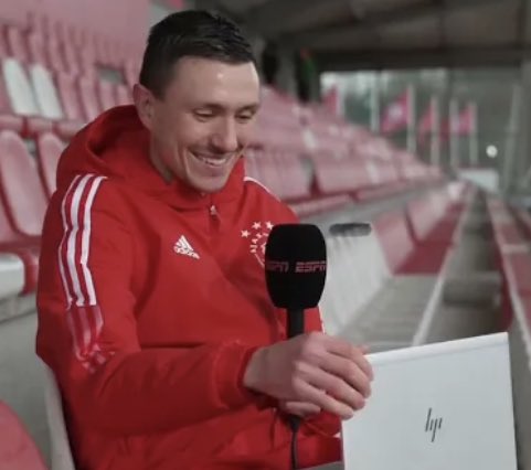 BFennebeumer's tweet photo. Bob Fennebeumer  En toen kwamen twee werelden samen……item voor @ESPNnl voor @StevenBerghuis 
https://t.co/P2pLg5dX0l via @YouTube @KSGApeldoorn https://t.co/LlB7Vgo0K1