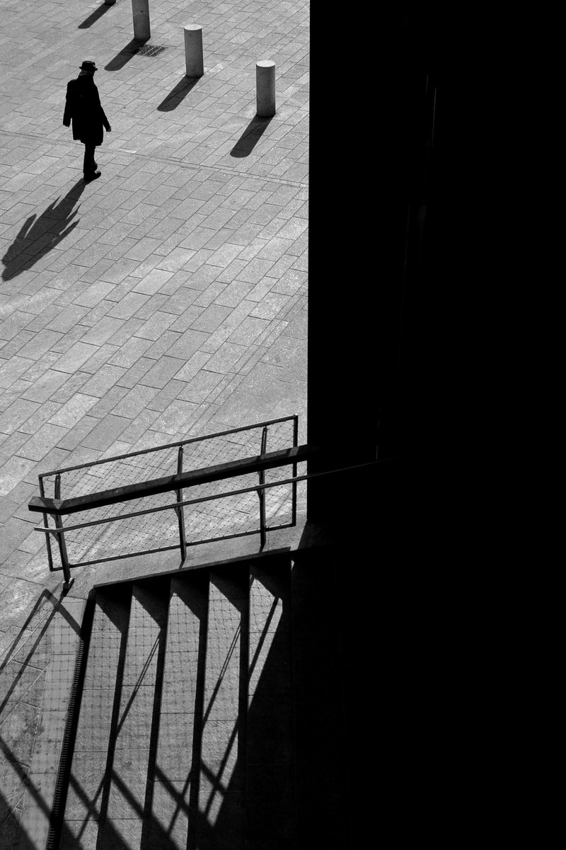 gm, can't wait to be back out on the streets again.
In the meantime, just made this one available on the <a href="/opensea/">OpenSea</a> 
The Hat Man opensea.io/assets/0x495f9…

#streetphotography #blackandwhitephotography #nftphography #milano