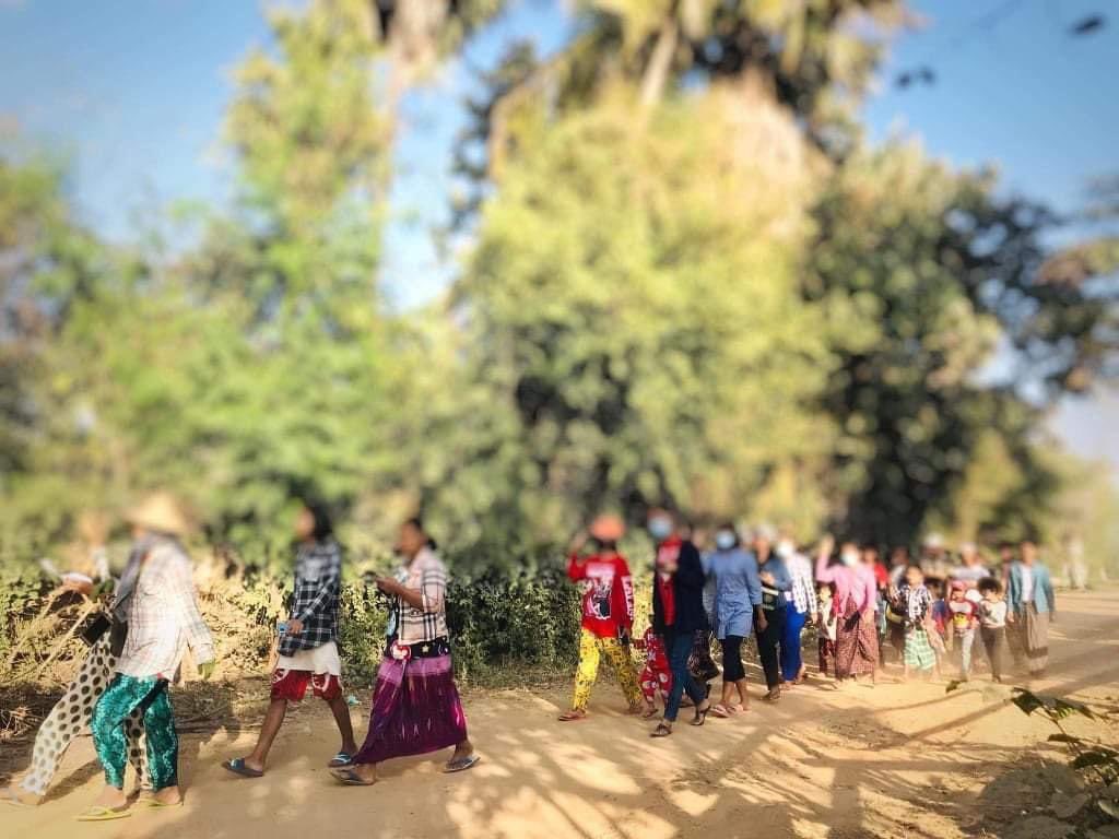 Khithitofficial's tweet photo. တန့်ဆည်တွင် အကြမ်းဖက် ဖက်ဆစ် စစ်အာဏာရှင် ဆန့်ကျင်ရေး သပိတ်ချီတက်

ရန်ကုန်၊ ဇန်နဝါရီ ၂၂

တန်ဆည်တွင် ပြည်သူများ စုစည်း၍ အကြမ်းဖက် ဖက်ဆစ် စစ်အာဏာရှင် ဆန့်ကျင်ရေး ချီတက်ဆန္ဒပြခြင်းကို ဇန်နဝါရီ ၂၂ ရက်နေ့တွင် ��ြုလုပ်ခဲ့ကြသည်။ https://t.co/ebiSmlCuQj