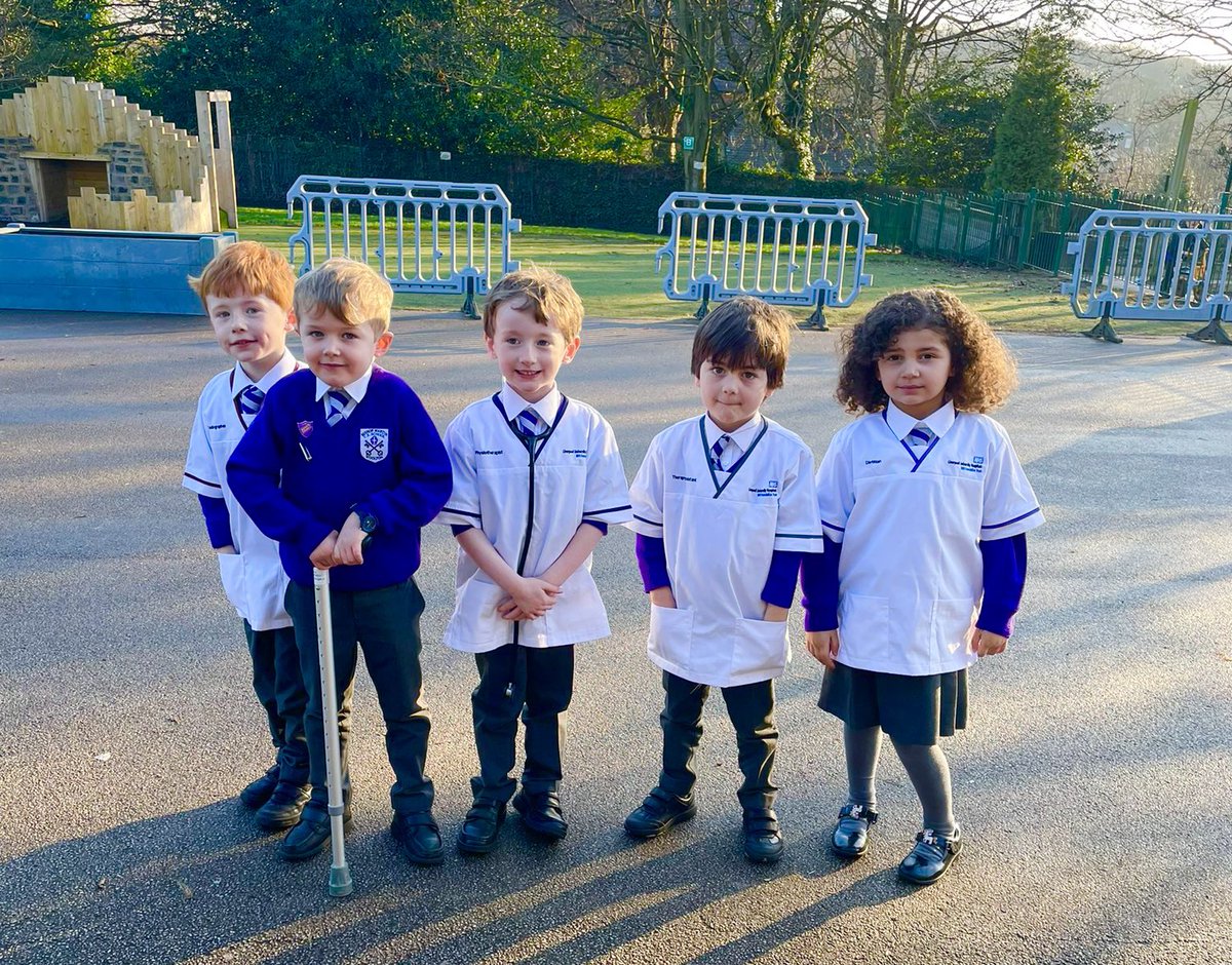 LUHFT AHPs (@luhftahps) on Twitter photo @dannibrayfordOT and <a href="/RachaelR_Physio/">Rachael Roberts</a> made our first 2022 <a href="/LUHFTAHPs/">LUHFT AHPs</a> school career visit last week! Thank you to the staff and amazing pupils <a href="/bm_liverpool/">Bishop Martin CE Primary School</a> 😀 #MiniAHPs #FutureWorkforce @LivHospitals <a href="/WeAHPs/">WeAHPs 💙</a> 💙 @dannibrayfordOT and <a href="/RachaelR_Physio/">Rachael Roberts</a> made our first 2022 <a href="/LUHFTAHPs/">LUHFT AHPs</a> school career visit last week! Thank you to the staff and amazing pupils <a href="/bm_liverpool/">Bishop Martin CE Primary School</a> 😀 #MiniAHPs #FutureWorkforce @LivHospitals <a href="/WeAHPs/">WeAHPs 💙</a> 💙