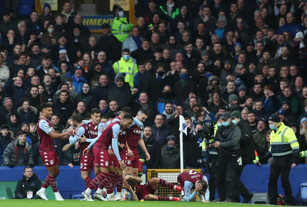 maker_candle's tweet photo. #EVEAST - find the scum laughing in the crowd and ban them for life. https://t.co/h95v77I77N