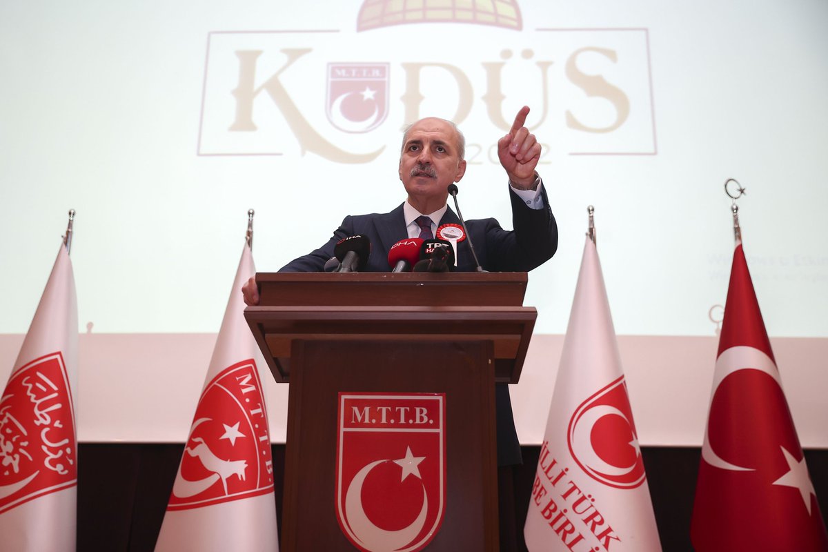 NumanKurtulmus's tweet photo. ❝Filistin meselesi adil ve hakkaniyetli bir şekilde çözülmedikçe asla Orta Doğu'nun barış kapısı açılmayacak ve asla yeryüzünde barış tesis edilemeyecektir.❞

▪️MTTB "2022 Kudüs Yılı Açılış Programı" https://t.co/uZ11TtbaoF