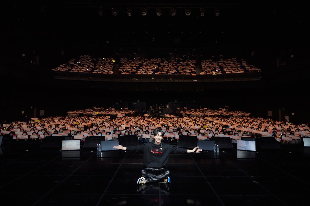 follow_2PM's tweet photo. 2022 이준호 FANMEETING
<JUNHO THE MOMENT>

앞으로도 함께할 우리의 계절 💛

#2PM #투피엠
#JUNHO #준호
#이준호 #LeeJunHo
#JUNHO_THE_MOMENT https://t.co/keUdZXEKkS