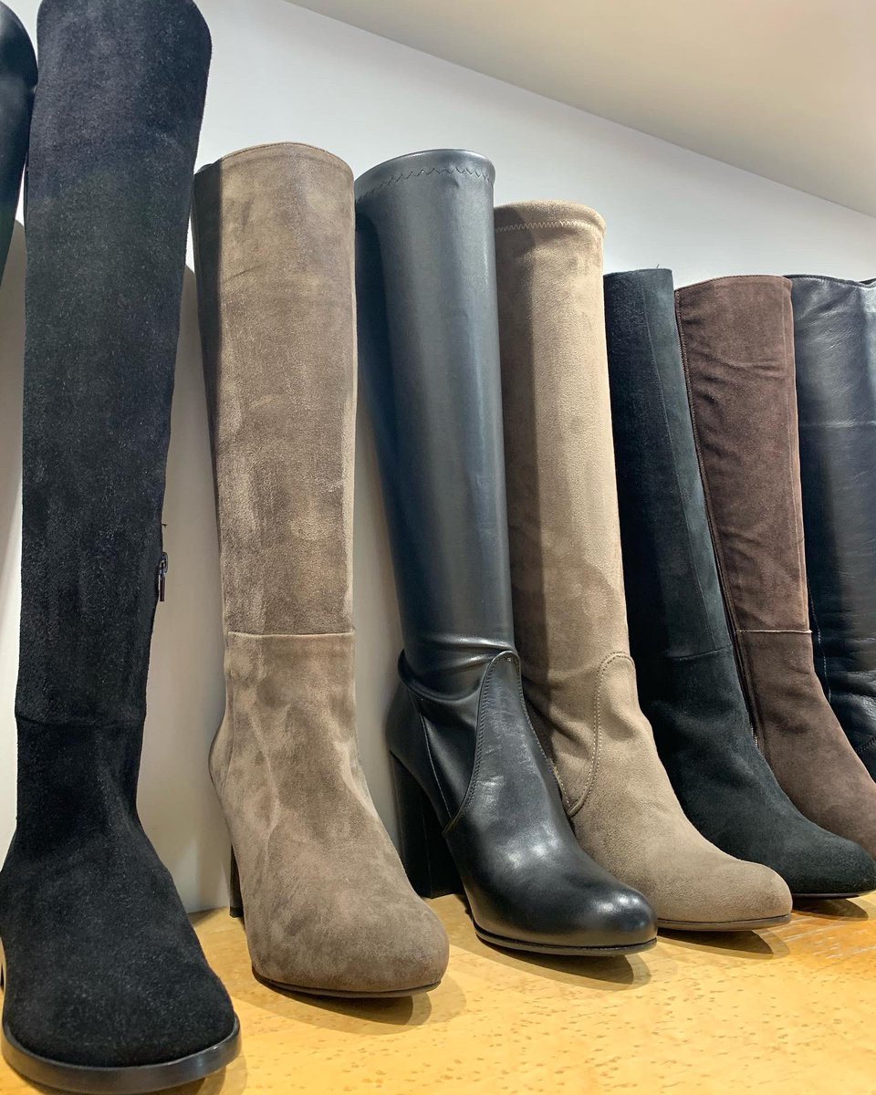 clow82's tweet photo. #aversa e la zona di #grumonevano sono il distretto calzaturiero del napoletano che realizza circa il 50% della produzione totale di #scarpe #madeinitaly 
Nelle #foto le #calzature #casuccio https://t.co/WJPlRcmPRb