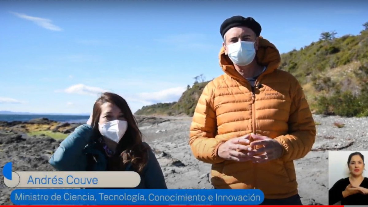 min_ciencia's tweet photo. 🗣️ Desde #Magallanes y en compañía de la investigadora Judith Pardo (quien participó en el 1er campamento científico de Explora en Punta Arenas 😱), el ministro @acouvecorrea destacó y celebró la participación de más de 130 estudiantes en el #CongresoNacionalExplora 2022 ✨👏 https://t.co/MzwnHTpheX
